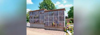 Urnenwand auf dem Ginsheimer Friedhof